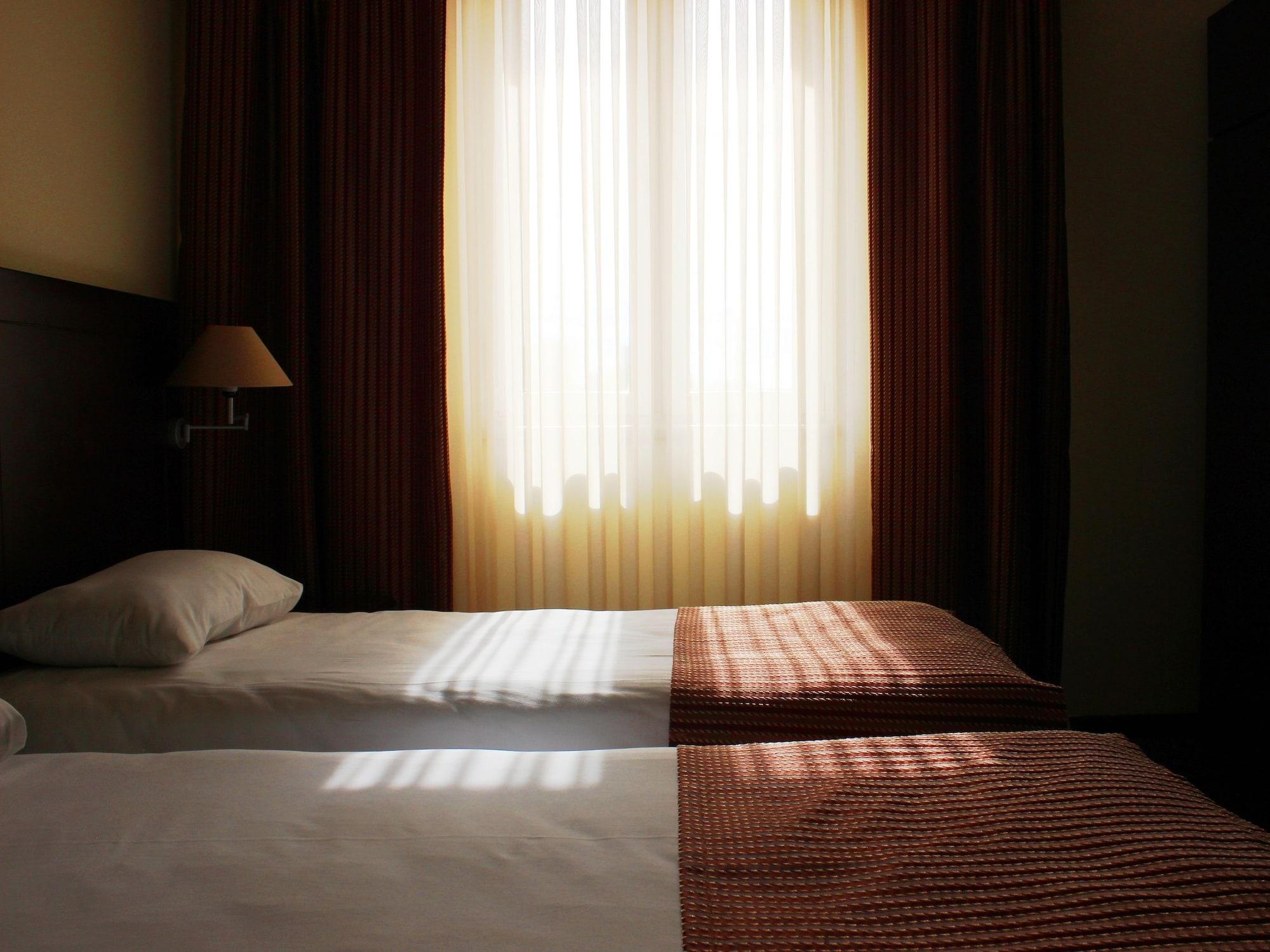 Europe Hotel Ереван Екстериор снимка