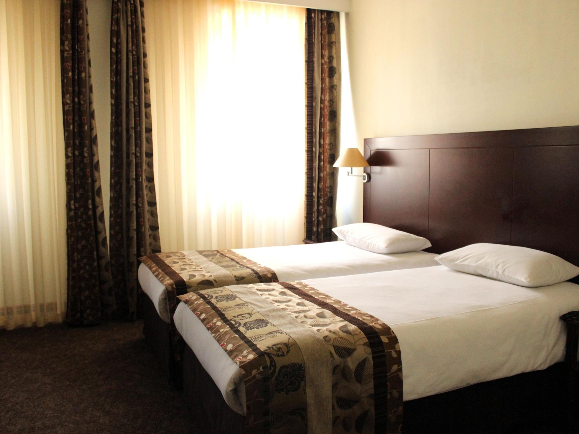 Europe Hotel Ереван Екстериор снимка