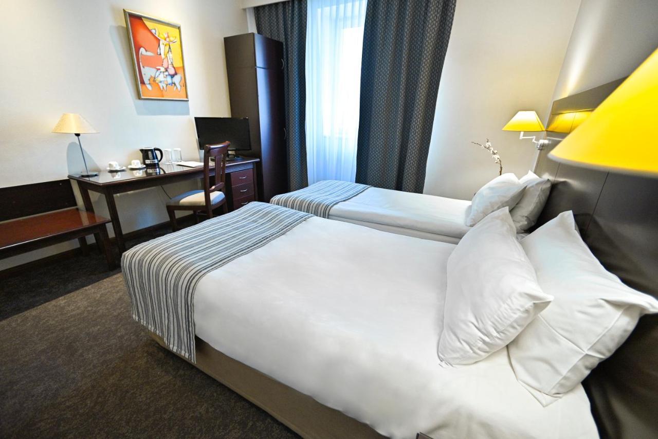 Europe Hotel Ереван Екстериор снимка