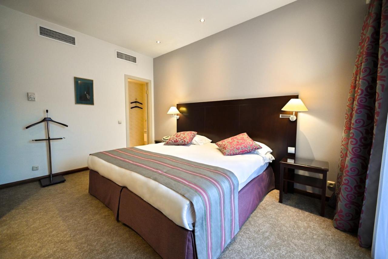Europe Hotel Ереван Екстериор снимка