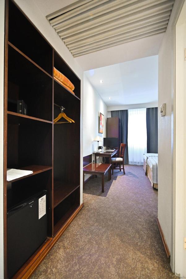 Europe Hotel Ереван Екстериор снимка