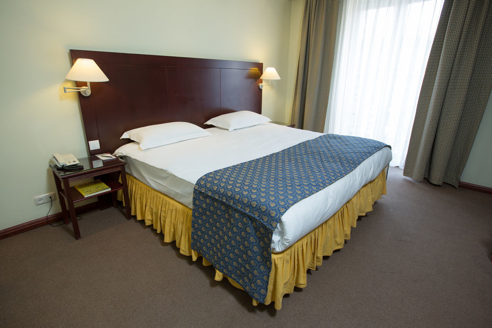 Europe Hotel Ереван Екстериор снимка